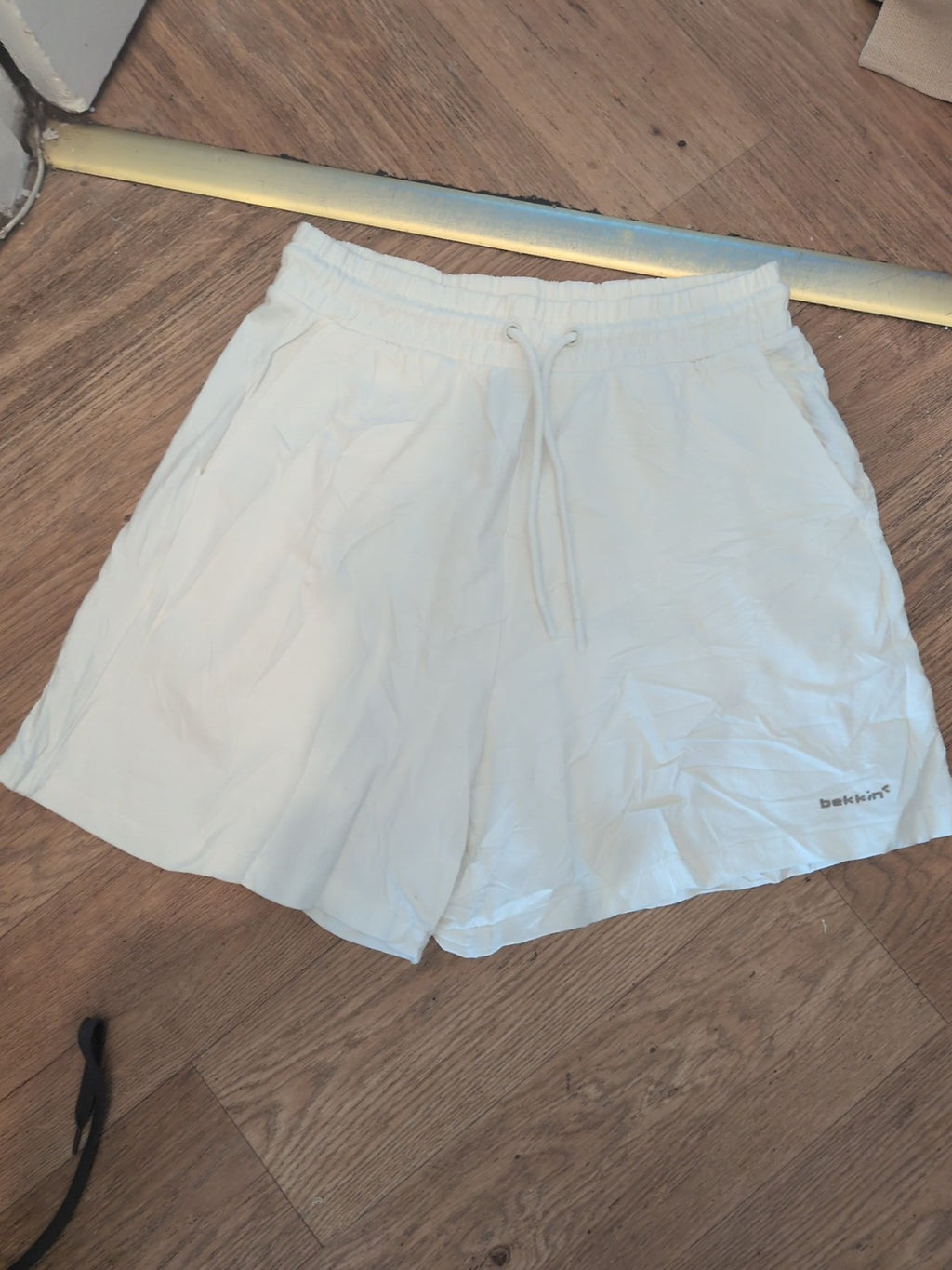 Bekkin Large White Elastic Waist Shorts