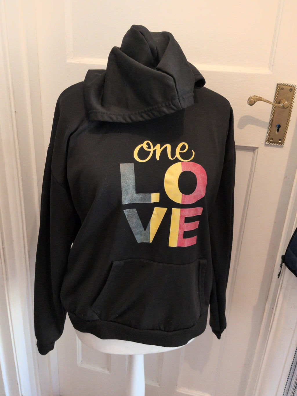 XL Black Pullover Hoodie "One Love" *