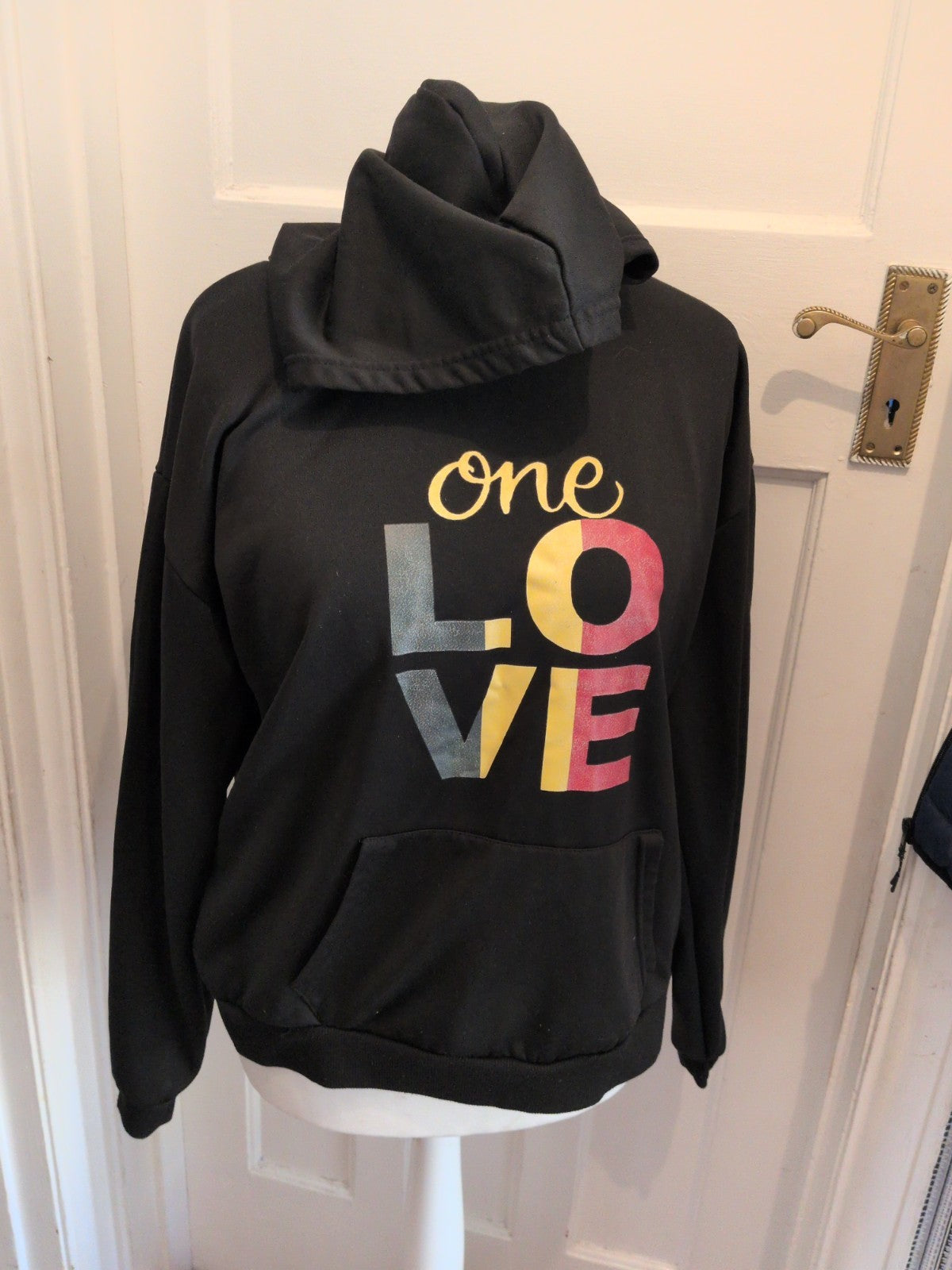 XL Black Pullover Hoodie "One Love" *