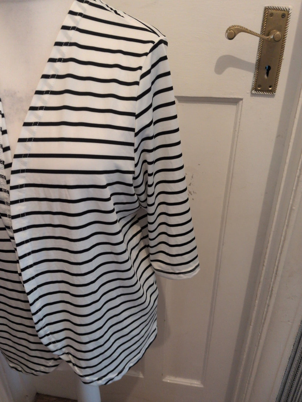 Emery Rose 2XL Black And White Open Blouse