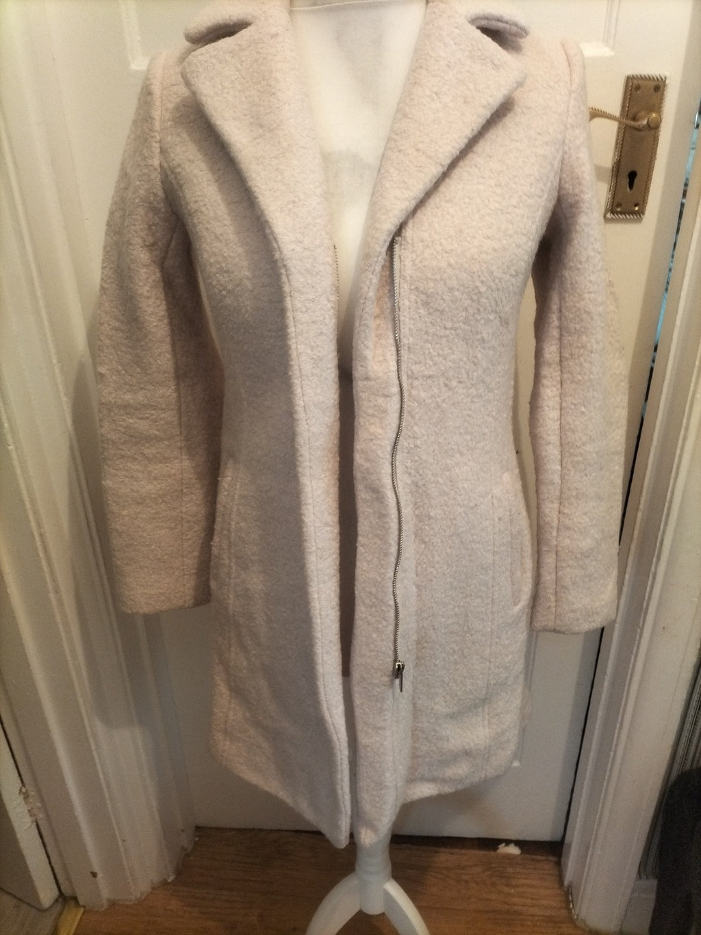Ladies New Look Size 8 Off White Lined Jacket Heavy