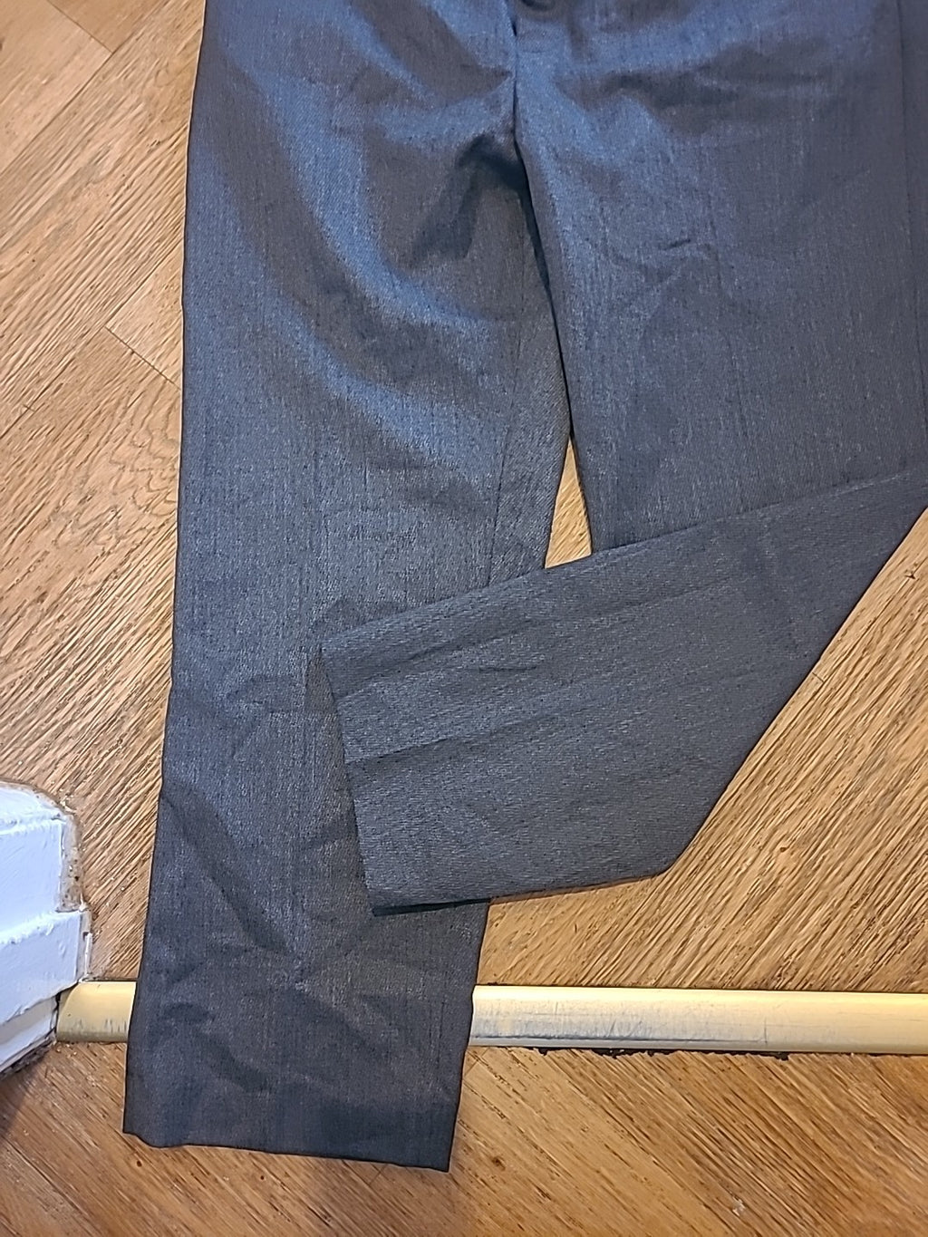Mens The Fitting Room Size 34x29 Grey Trousers