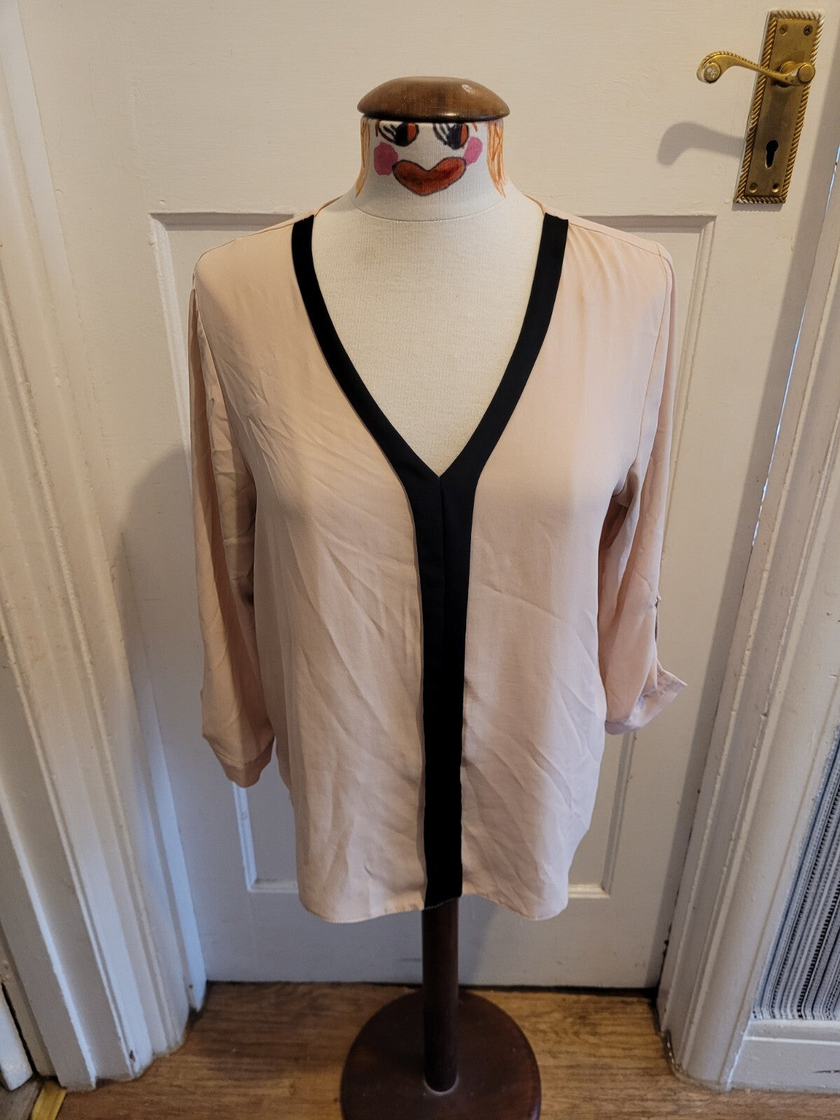 Ladies Dorothy Perkins size 12 biege with black mid sleeved blouse