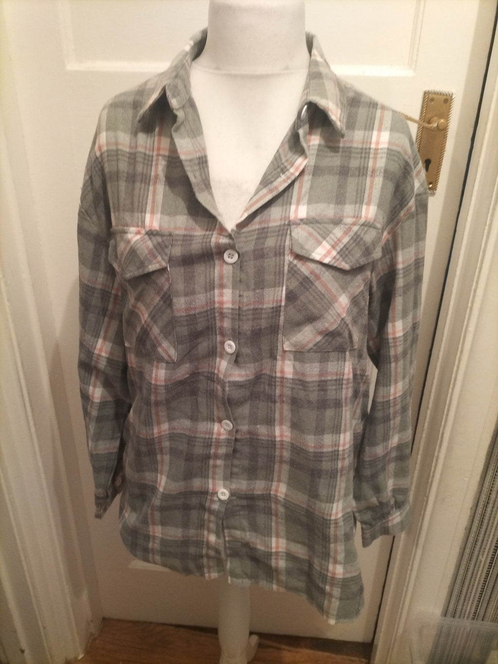 Ladies Shein Size Large Pale Green Check Collared Blouse Long Sleeved Bobbling