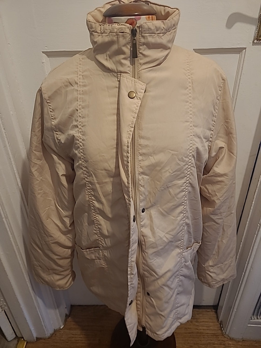 Ladies Neuville Size 14/16 Light Beige Lined Coat