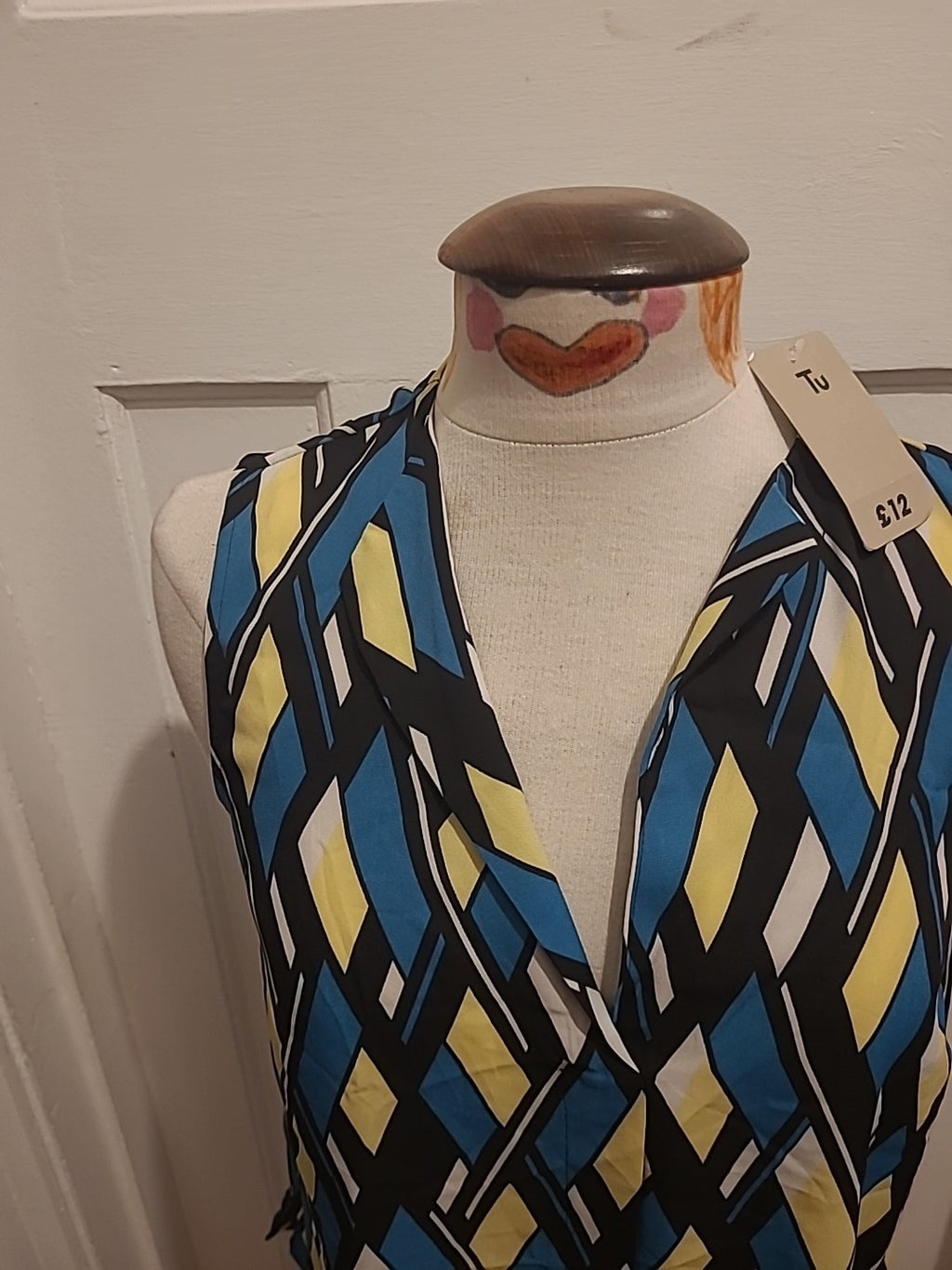 Brand New Ladies Tu Size 12 Yellow Green Diamond Shape Design Sleeveless Blouse