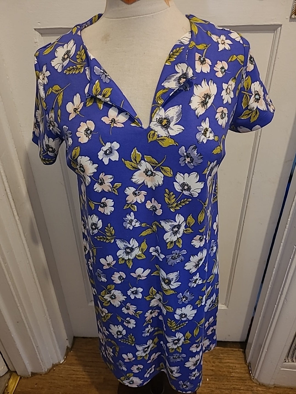 Ladies TU Tunic Dress Purple Floral  Size 10 Short Sleeve