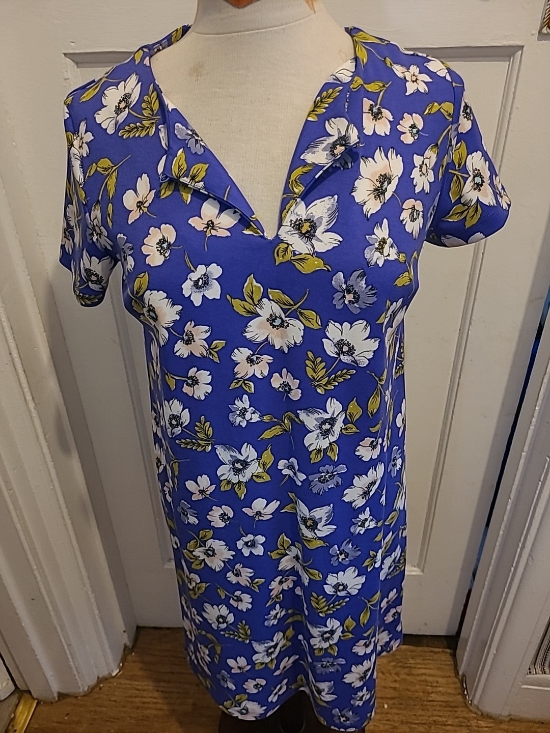 Ladies TU Tunic Dress Purple Floral  Size 10 Short Sleeve