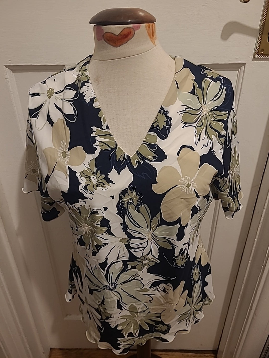 Brand New Ladies Eye Catch London Size 16 Navy/Black/green Floral Short Sleeved