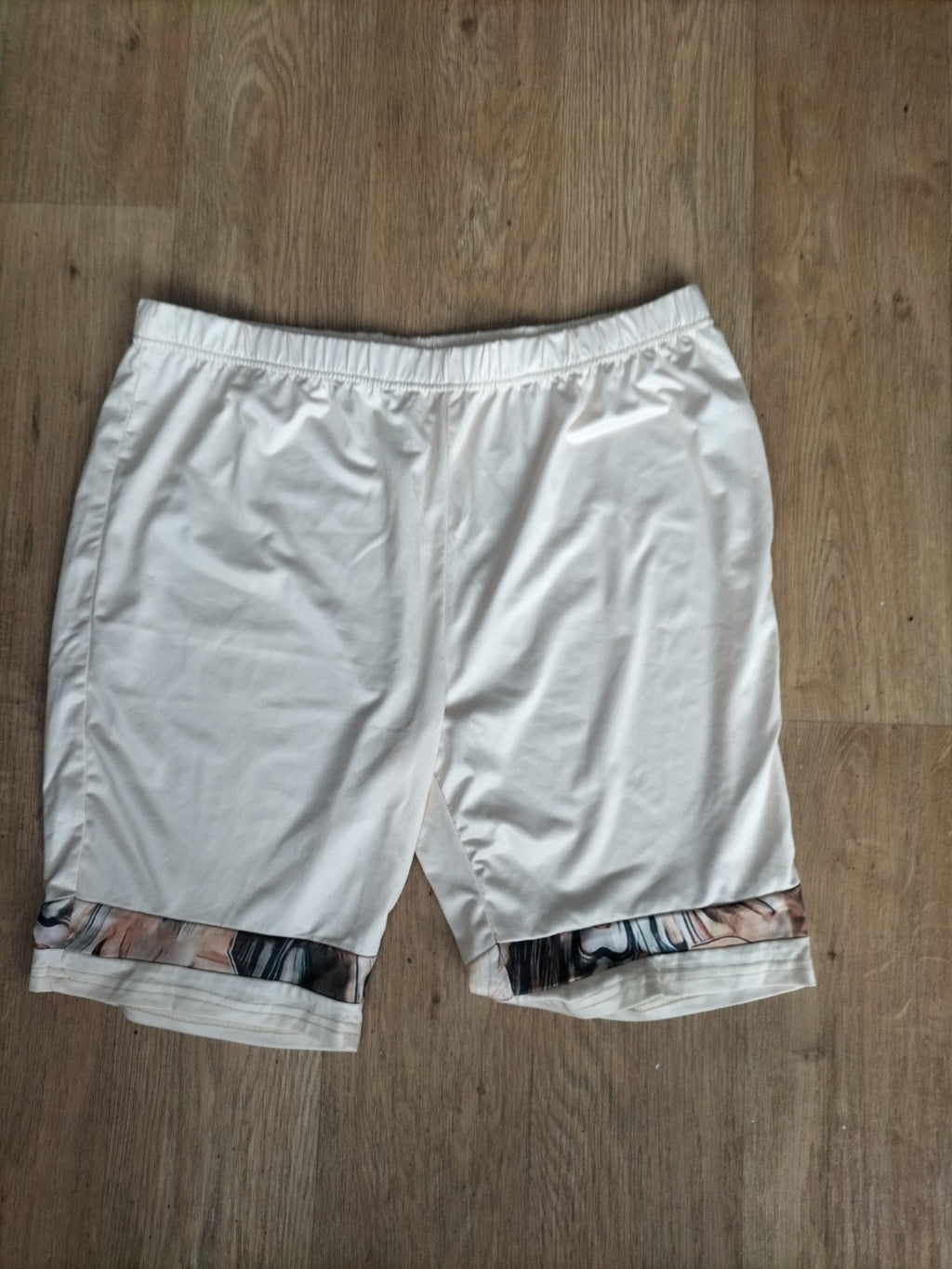 Ladies Size XL Beige Elasticated Shorts