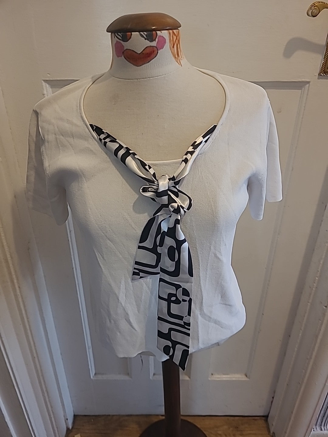 Ladies Size Medium White Short Sleeved Tshirt