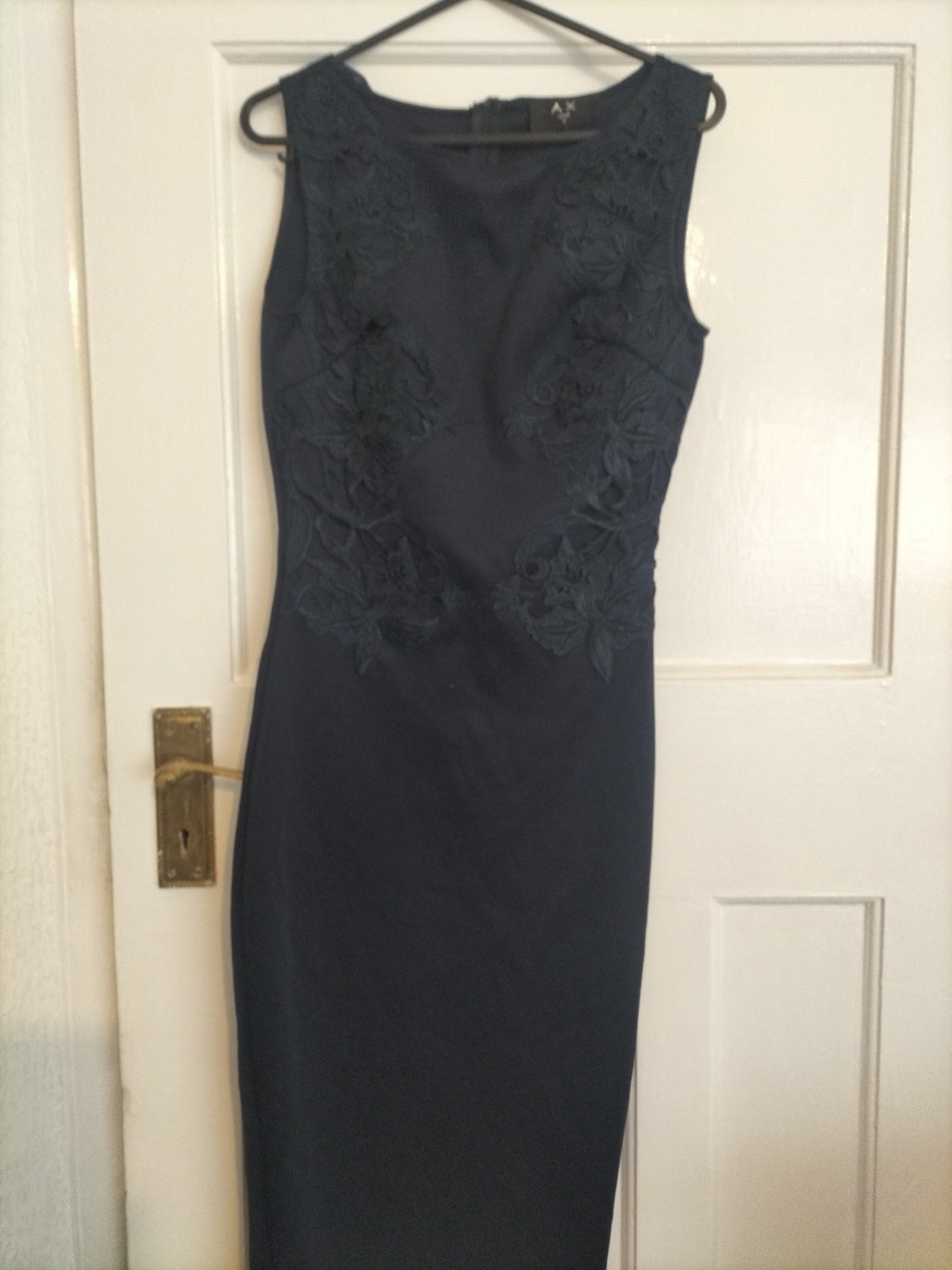 Ladies Ax Paris Size 8 Navy Floral Embroidery Sleeveless Dress