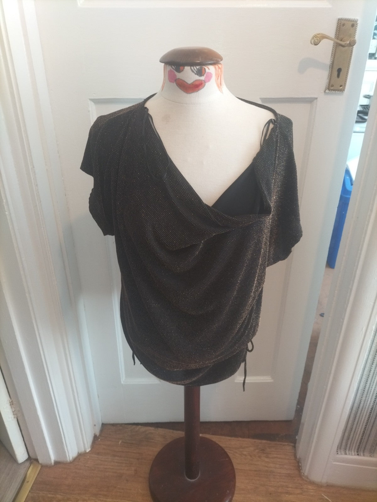 Ladies Roman Size 16 Black Gold Cap Sleeved Tshirt