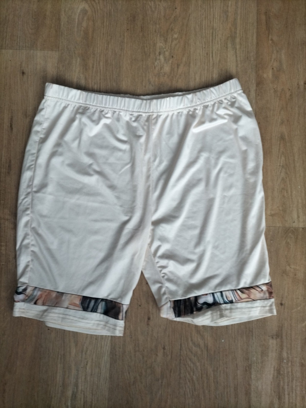 Ladies Size XL Beige Elasticated Shorts