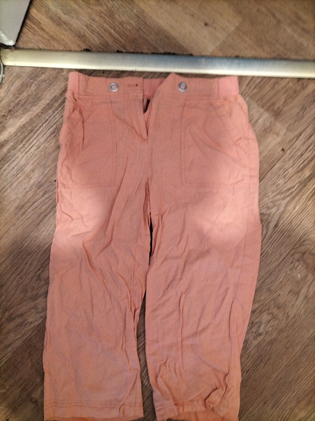 Ladies Kaleidoscope Size Large Peach Cropped Trousers
