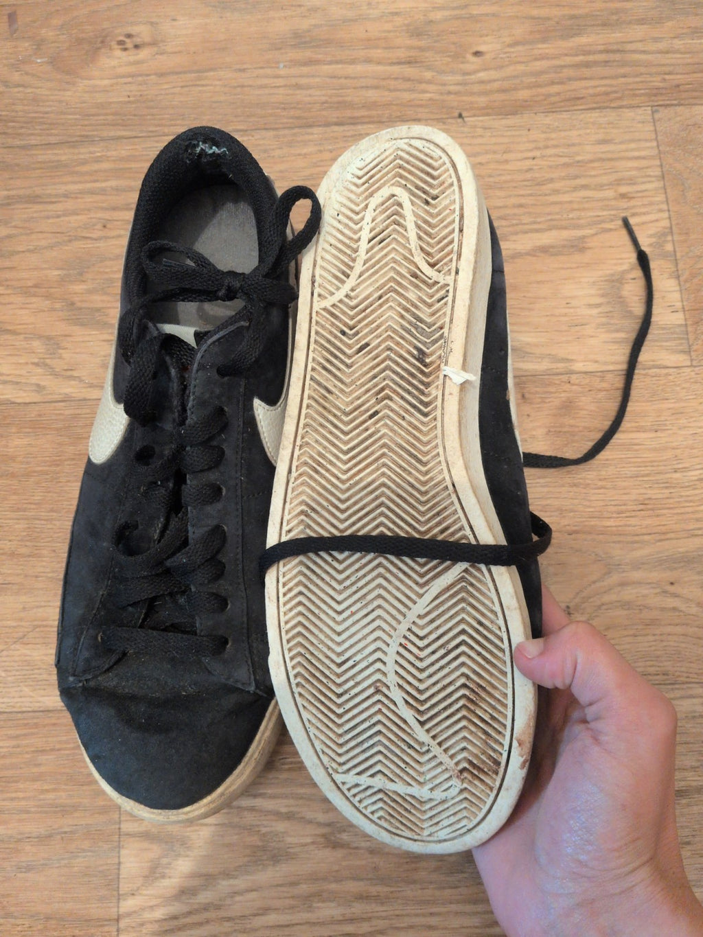 Mens Nike UK 7 Black Trainers Needs A Clean