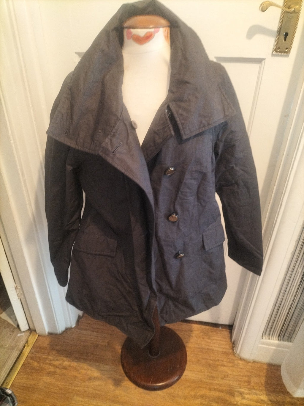 Ladies GIVe Size Large Dark Brown Lined Long Sleeved Coat