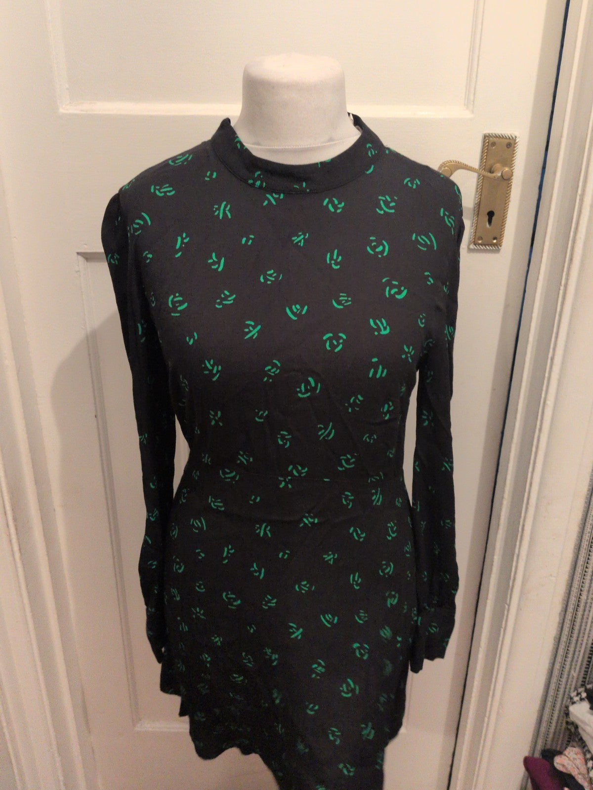 Apricot 12 Black With Green Long Sleeve Dress