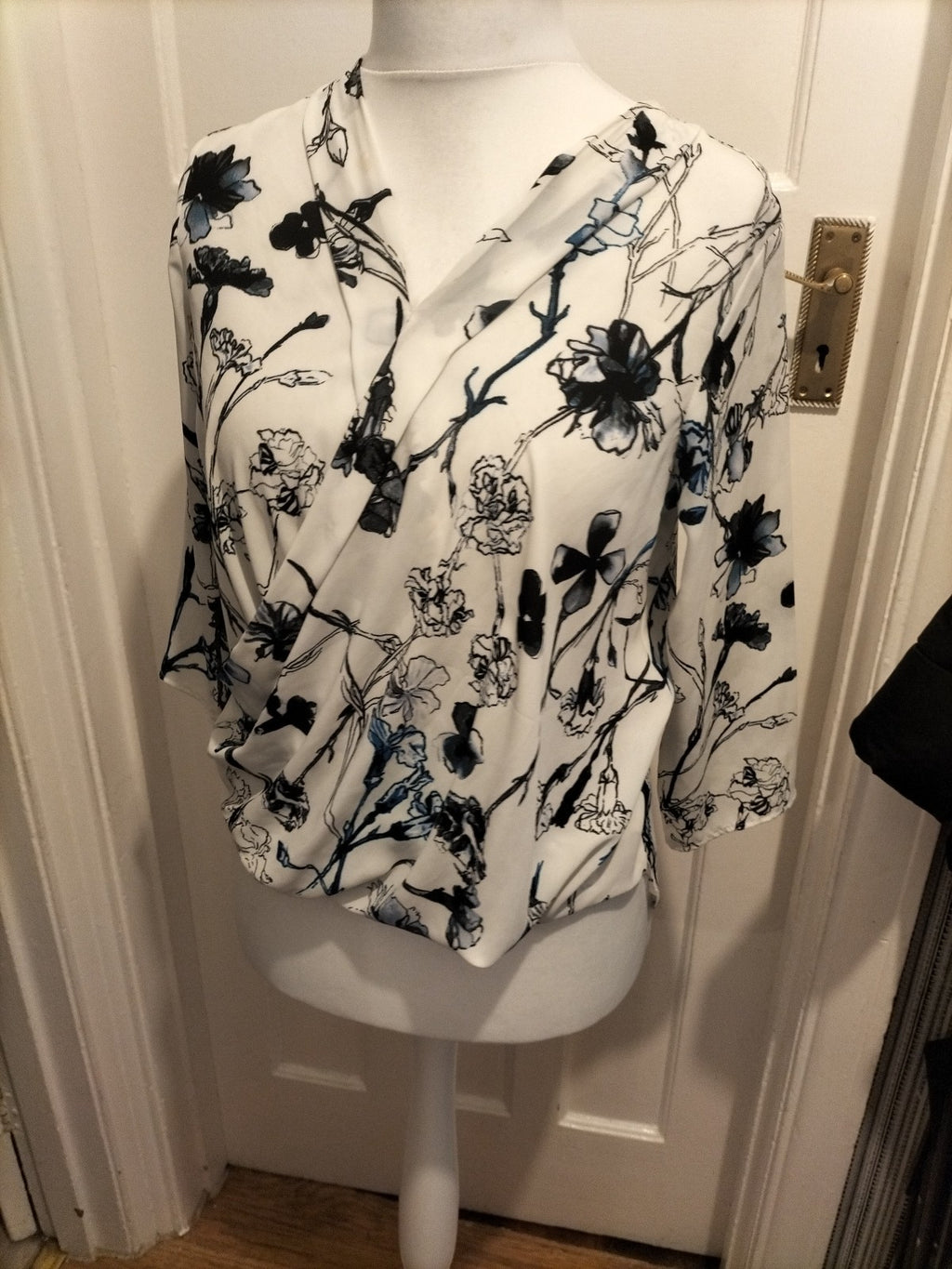 Ladies George 10 White And Blue 3/4 Sleeve Length Blouse