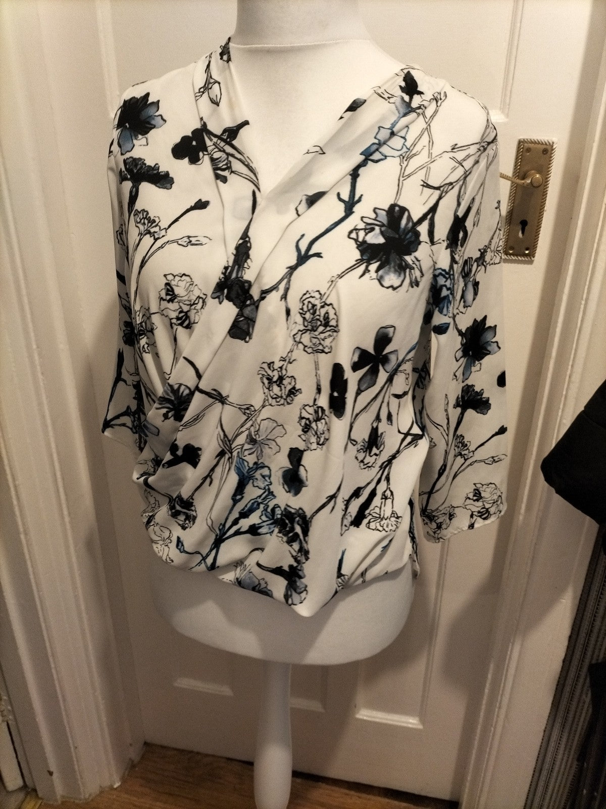 Ladies George 10 White And Blue 3/4 Sleeve Length Blouse