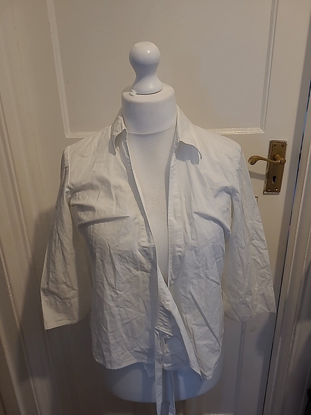 Ladies Size Small White Open Front Short Sleeved Blouse