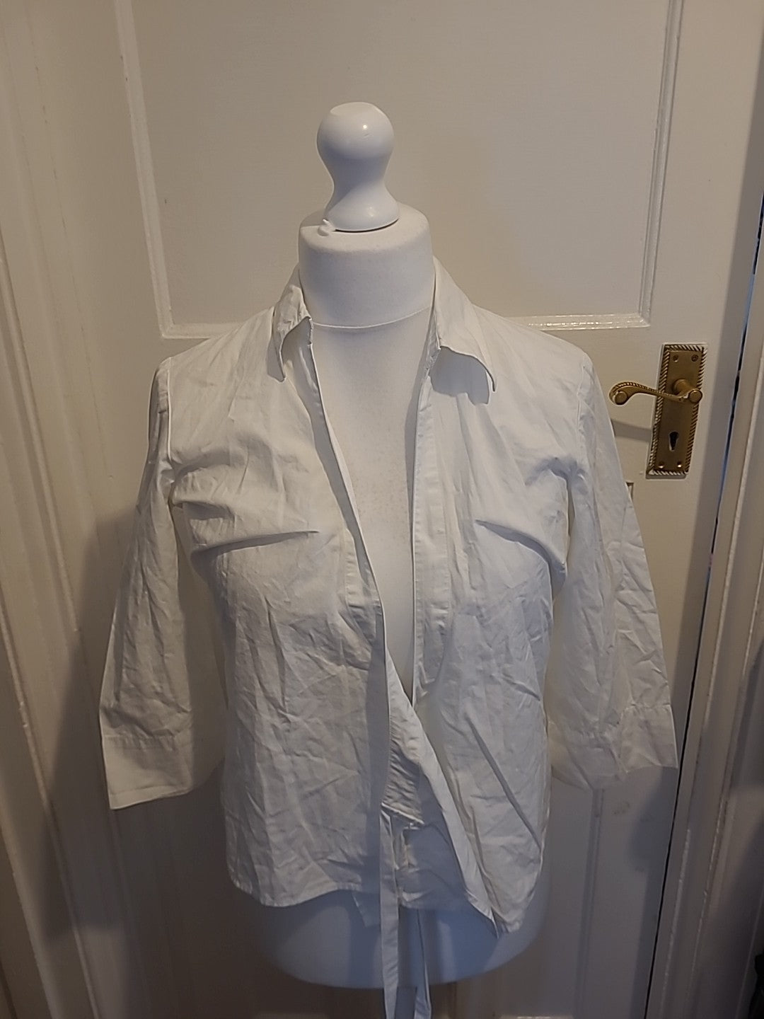 Ladies Size Small White Open Front Short Sleeved Blouse