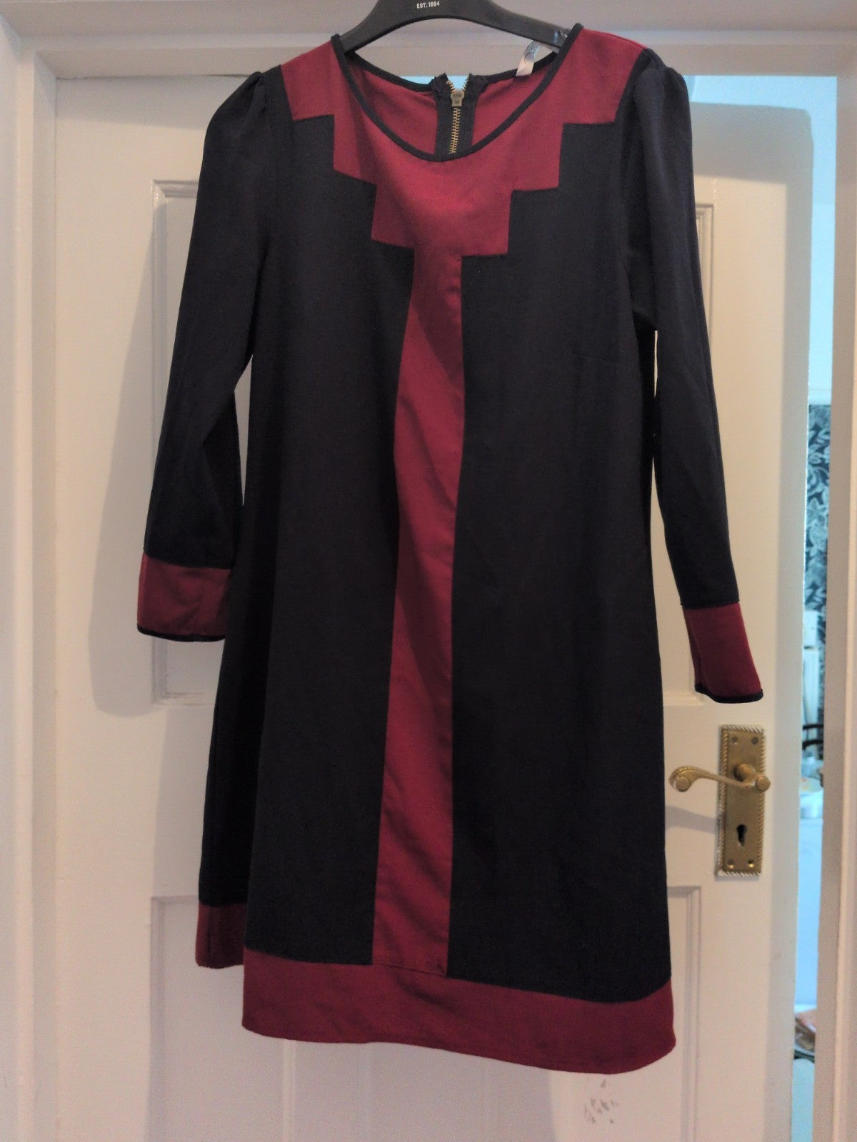 New Look 8 Black And Burgundy Long Sleeve Dress