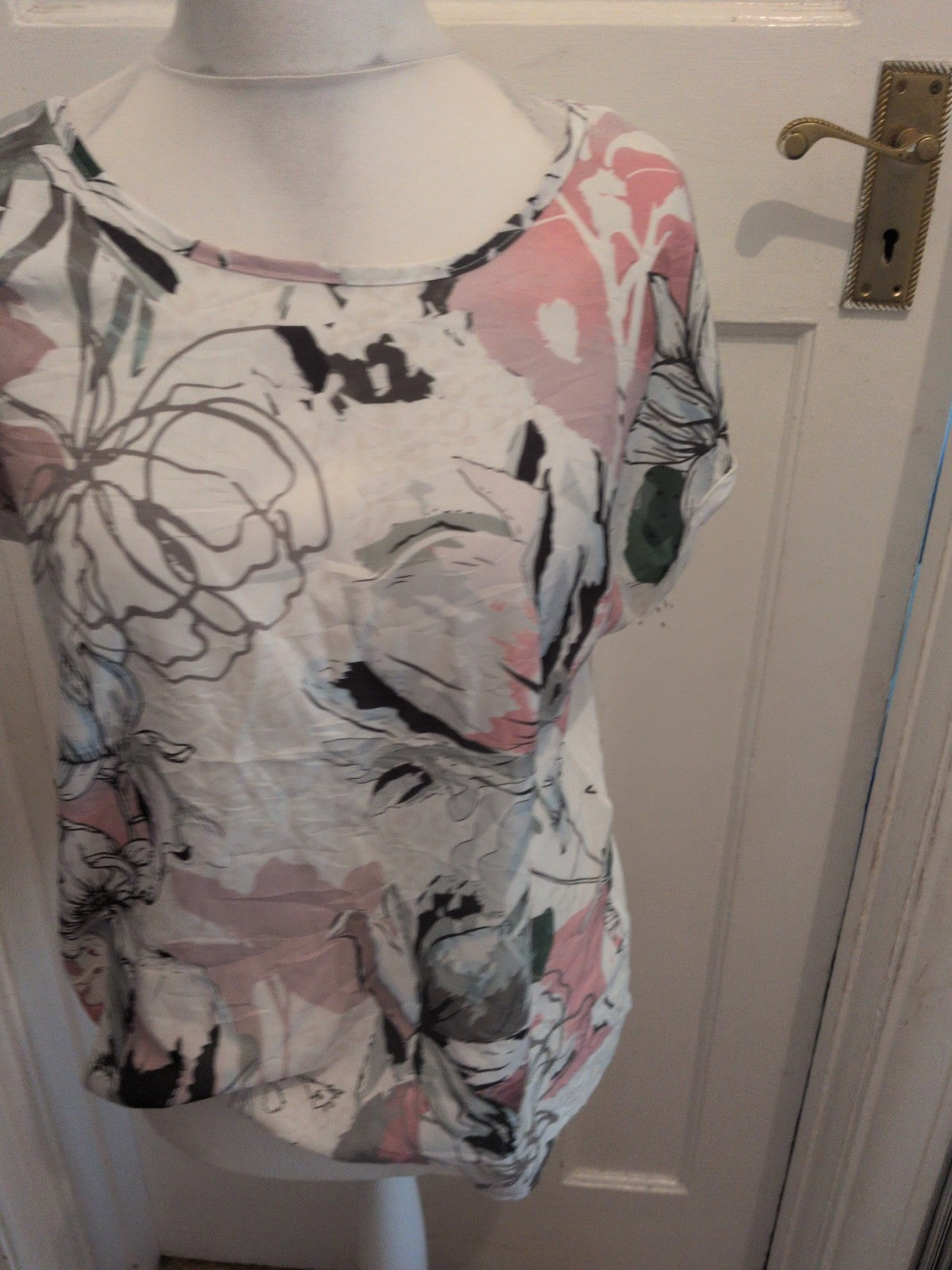 Tu 16 White Floral Short Sleeve Blouse T-shirt
