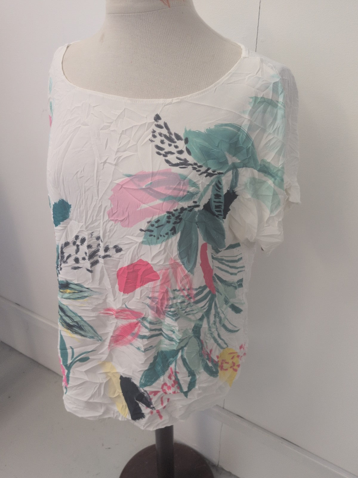 Ladies Roman Size 18 White Floral Short Sleeve T-shirt