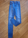 Ladies Denim&Co Size 8 Skinny Jeans