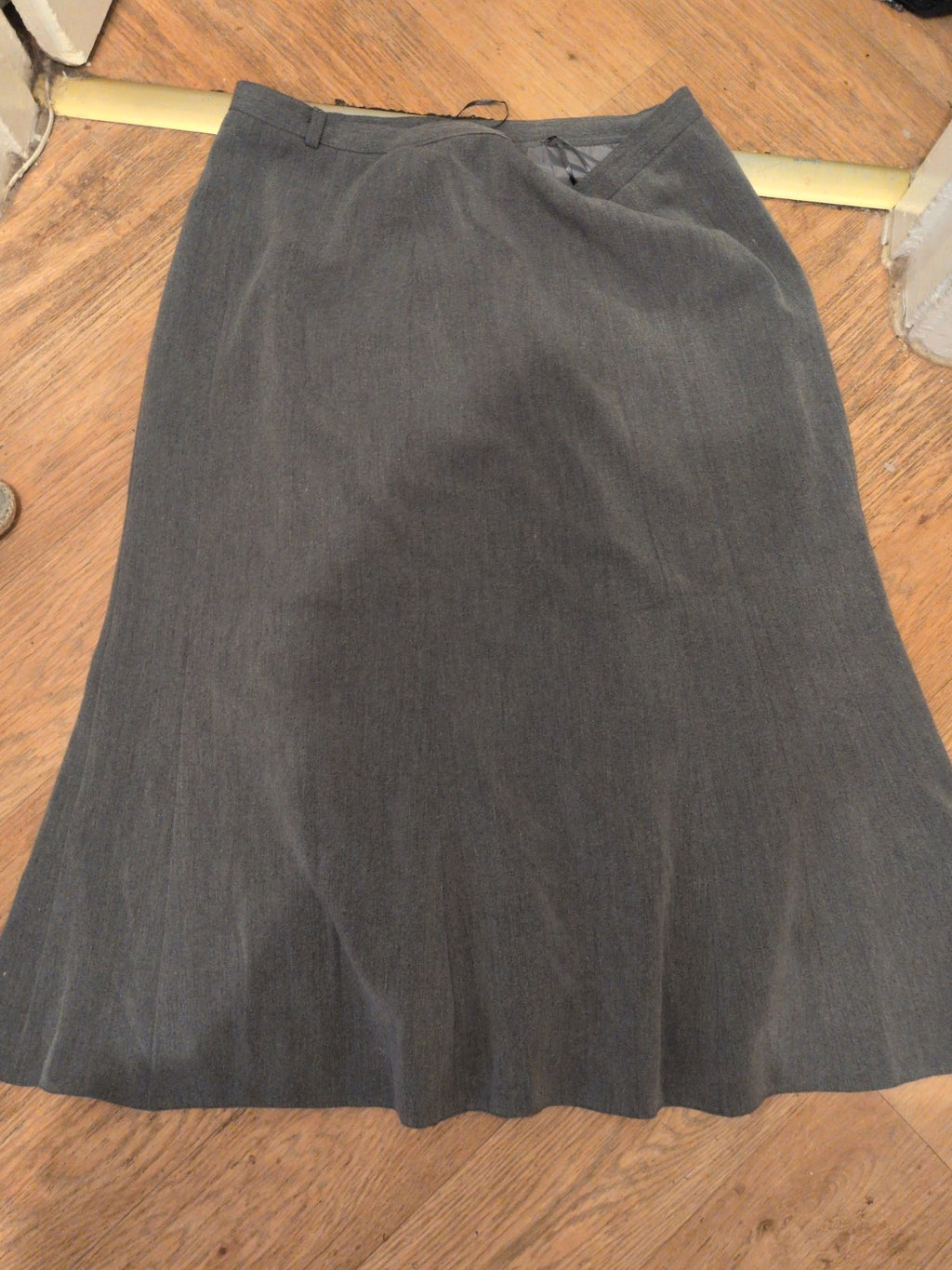 H&O Classic 18 Grey Long Flare Lined Skirt