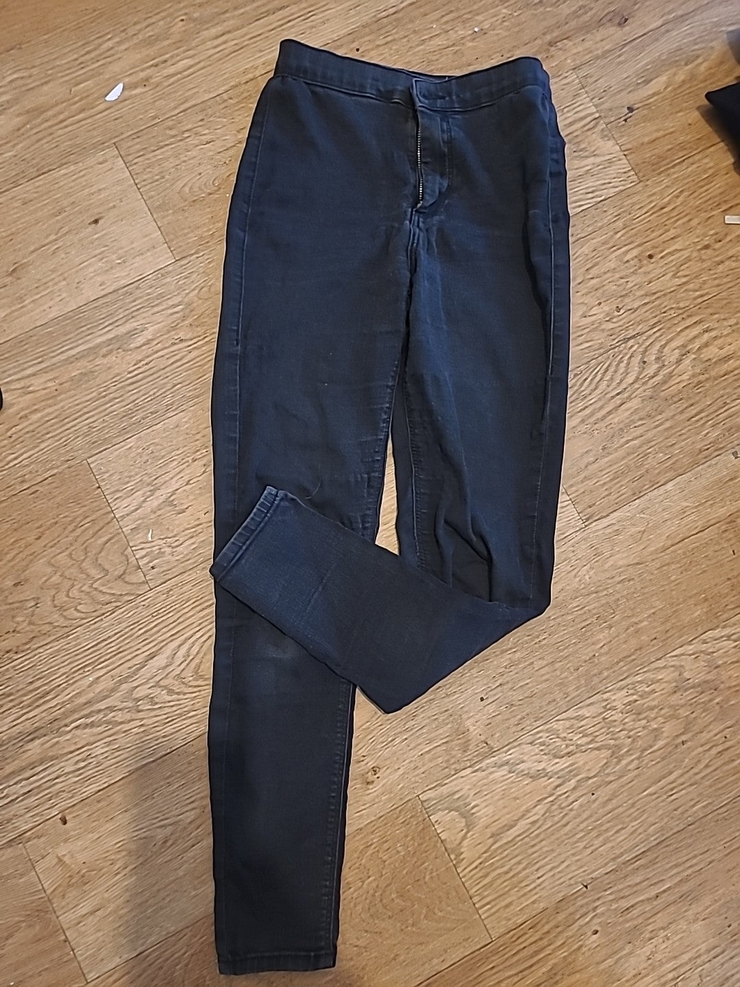 Ladies Topshop Size 26x30 "Joni" Black Jeans