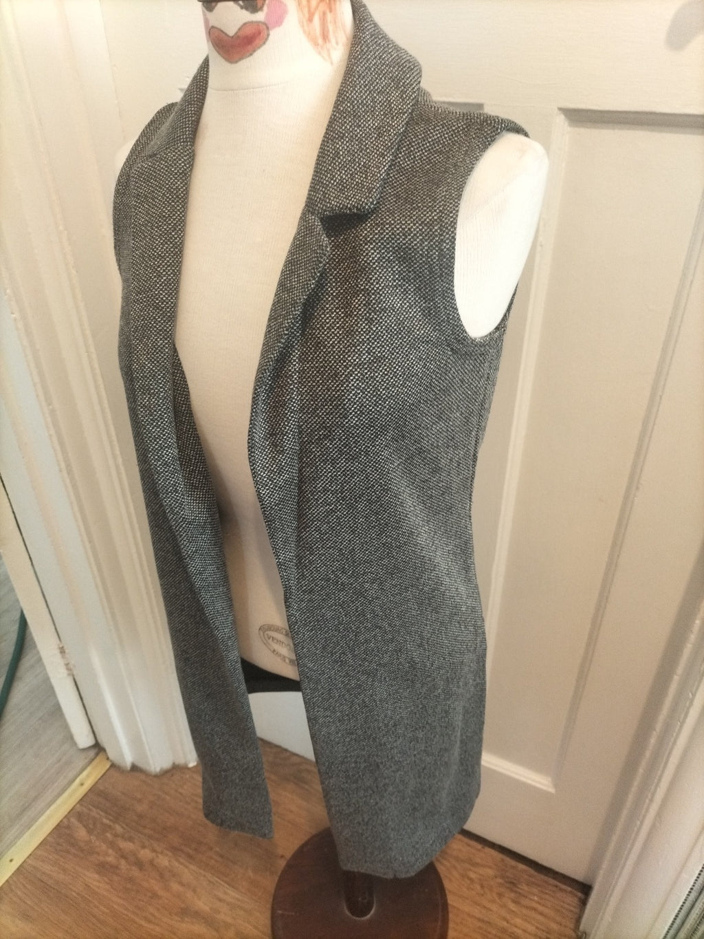 Ladies New Look Size 6 Grey Fleck Longline Sleeveless Cardigan