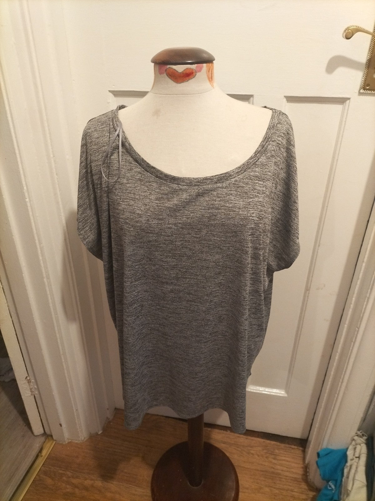 Ladies Souluxe Size XL Grey Fleck Short Sleeved Round Neck Tshirt