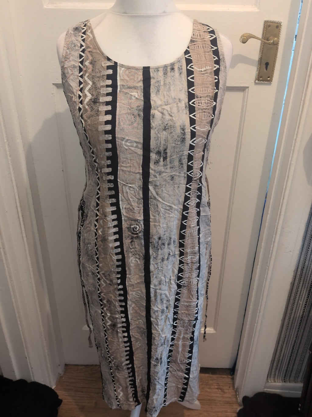 Classic Woman 16 Borg Grey Black Patterned Sleeveless Dress