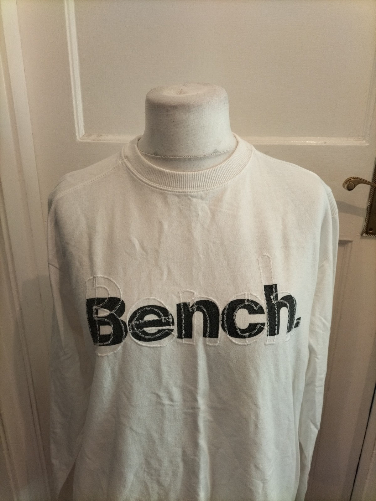 Mens Bench Size XL White Print Long Sleeve T-shirt