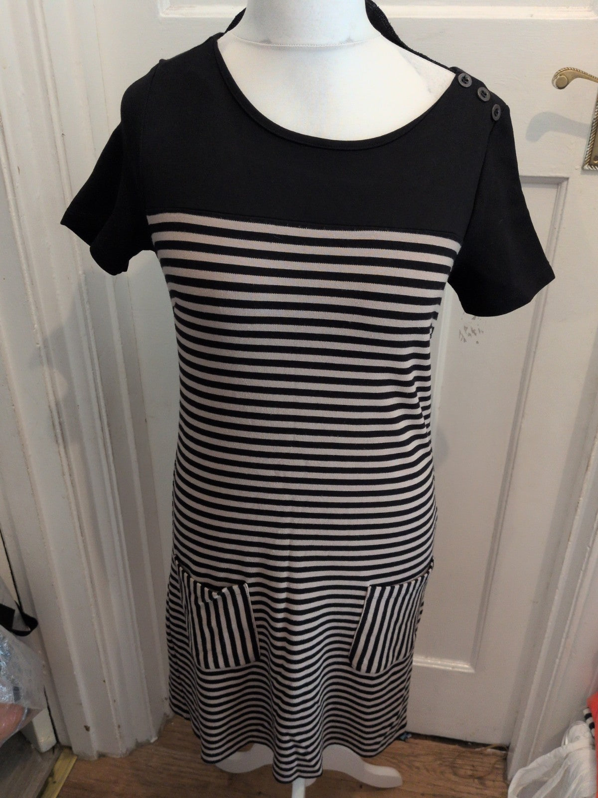 Marks And Spencer 12 Beige And Black Short Sleeve Dress With Pockets