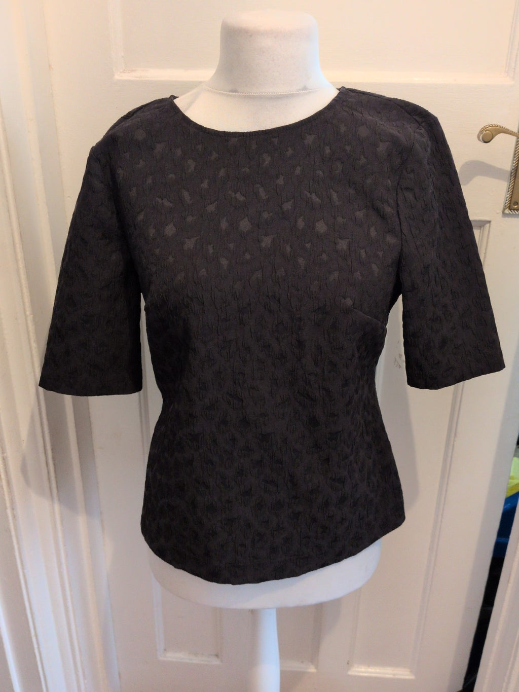 Tu 12 Black Half Sleeve Full Zip Back Blouse