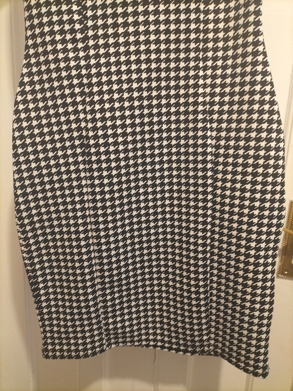 Ladies Miss Guilded Size 10 Black White Caped Sleeve Dress