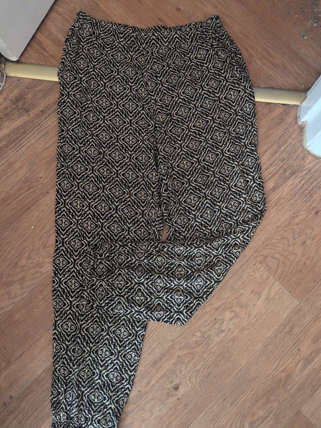 Ladies Primark Size 16 Beige And Black Elasticated Trousers