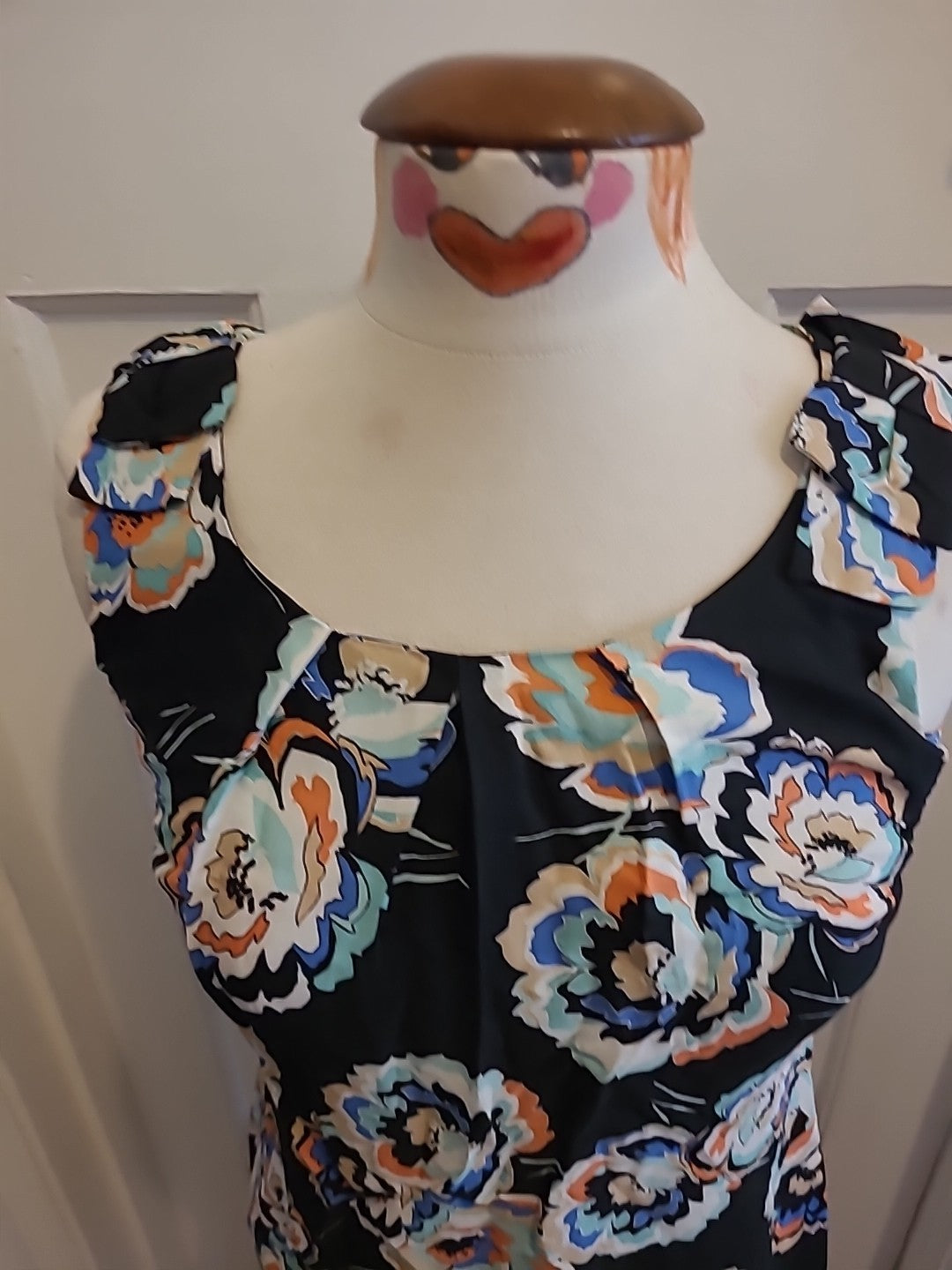 Ladies Dorothy Perkins Size 8 Black Floral Sleeveless Dress