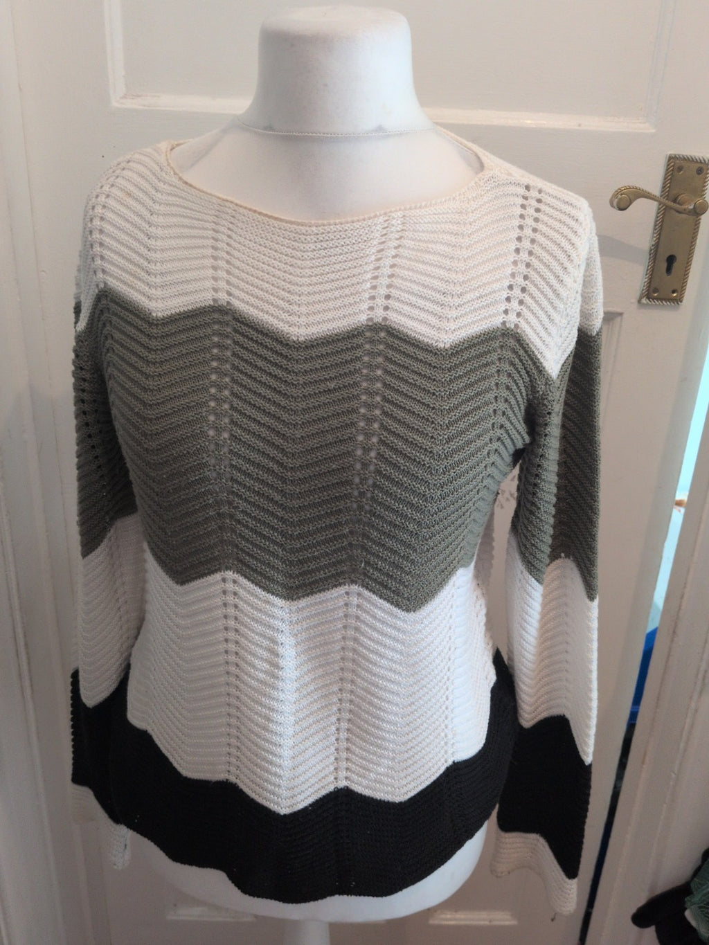Select Medium Green White Black Pullover Jumper