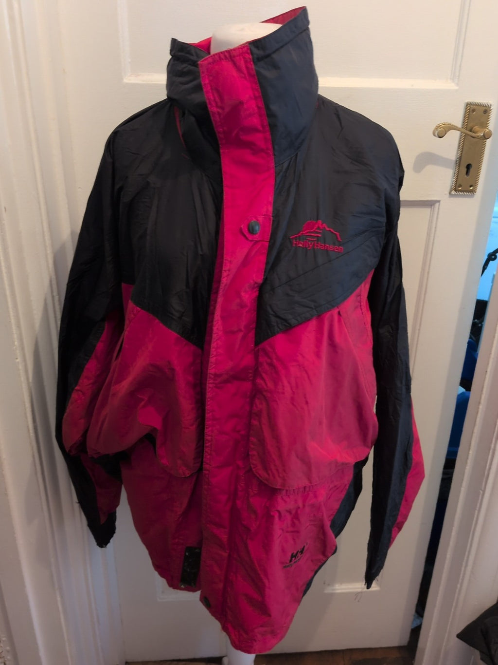 Helly Hansen Large Black And Red Jacket Coat