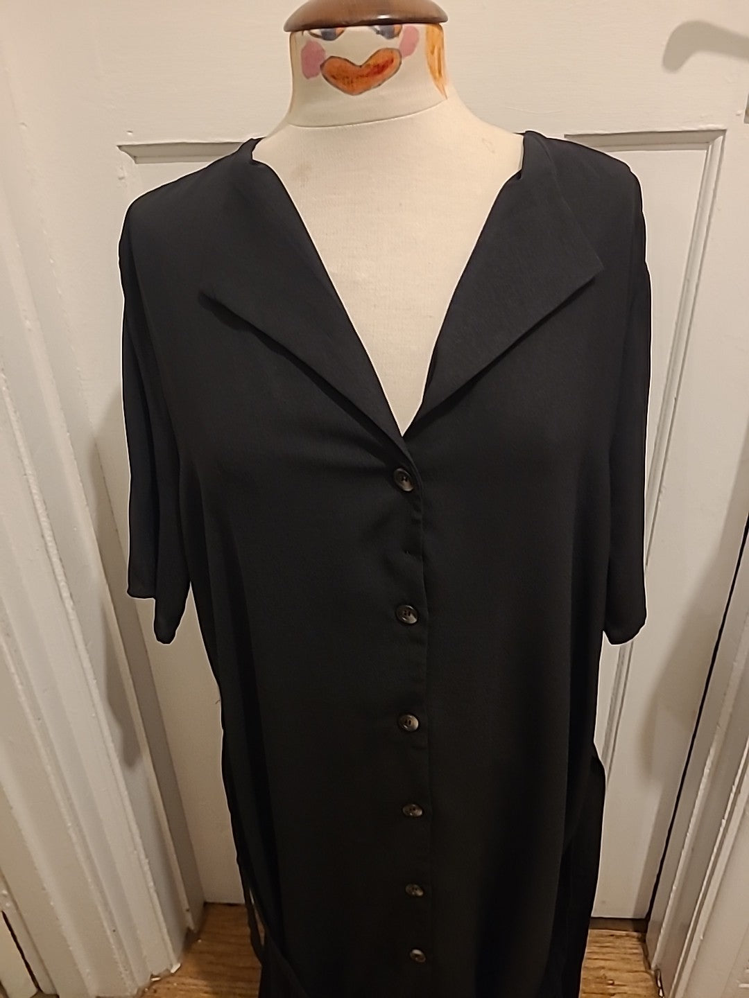 Ladies Shein Size 2XL Black Short Sleeved Buttoned Dress