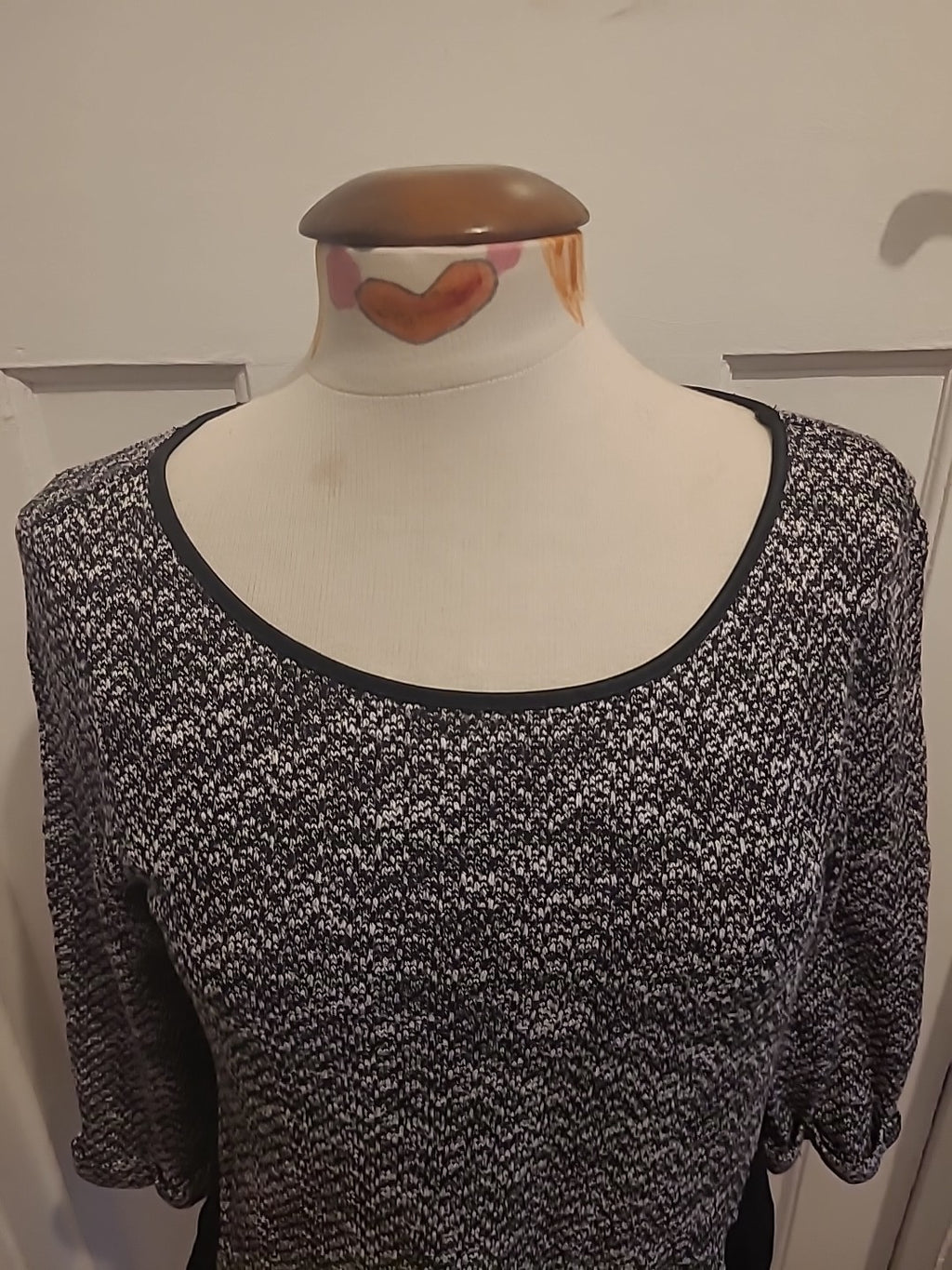 Ladies Oasis Size Medium Grey Fleck Long Sleeved Tshirt