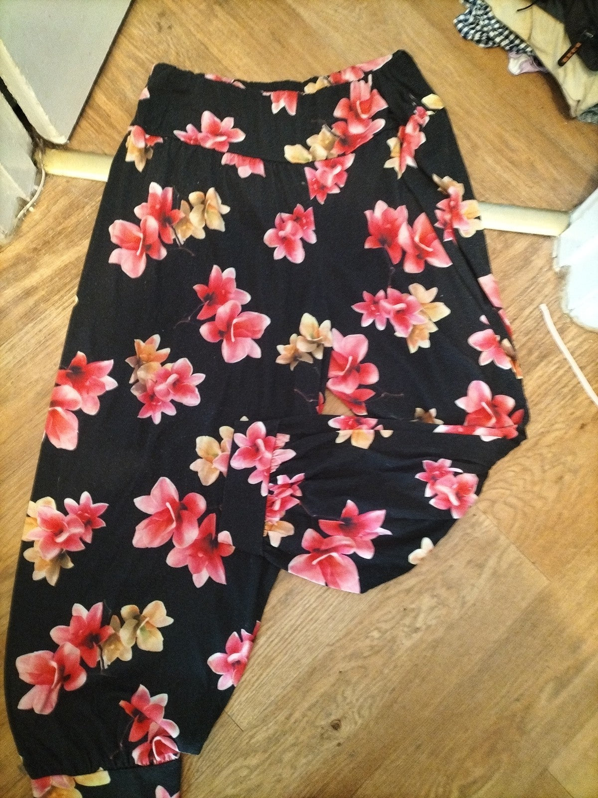 XL Black Floral Leggings Heavy Bobbling