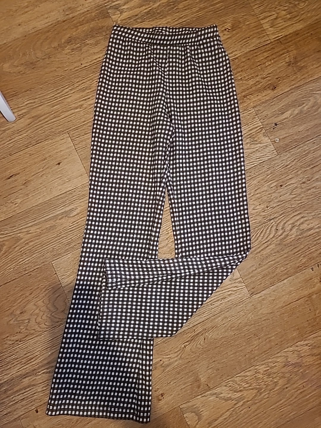 Ladies Only Size XS Brown Check Leggings