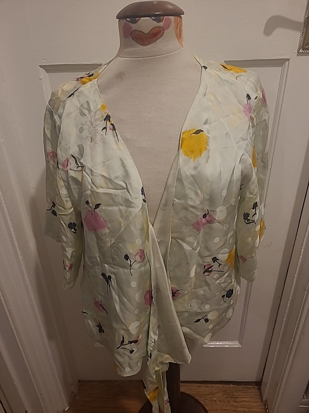 Ladies Size Medium Very Pale Green Short Sleeved Cardigan/Top