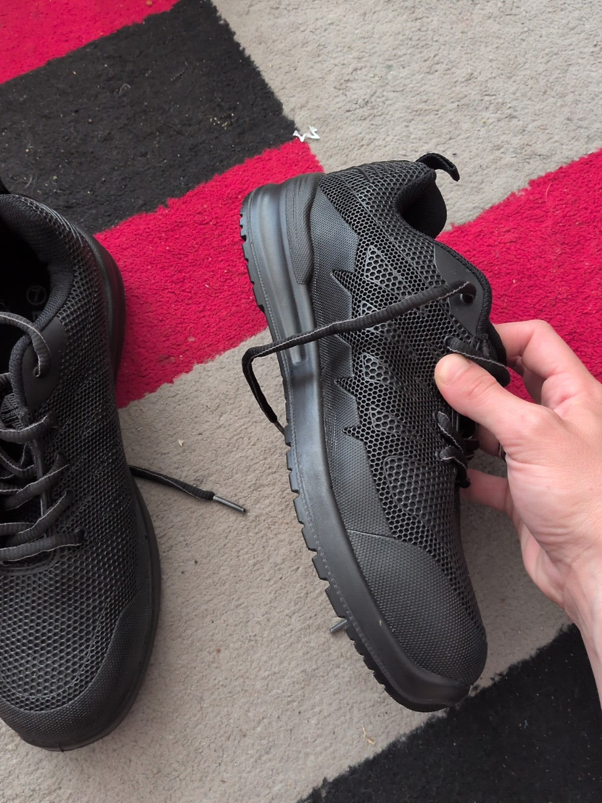 Brand New Earthworks UK 7 Black Steel Toe Safety Trainer