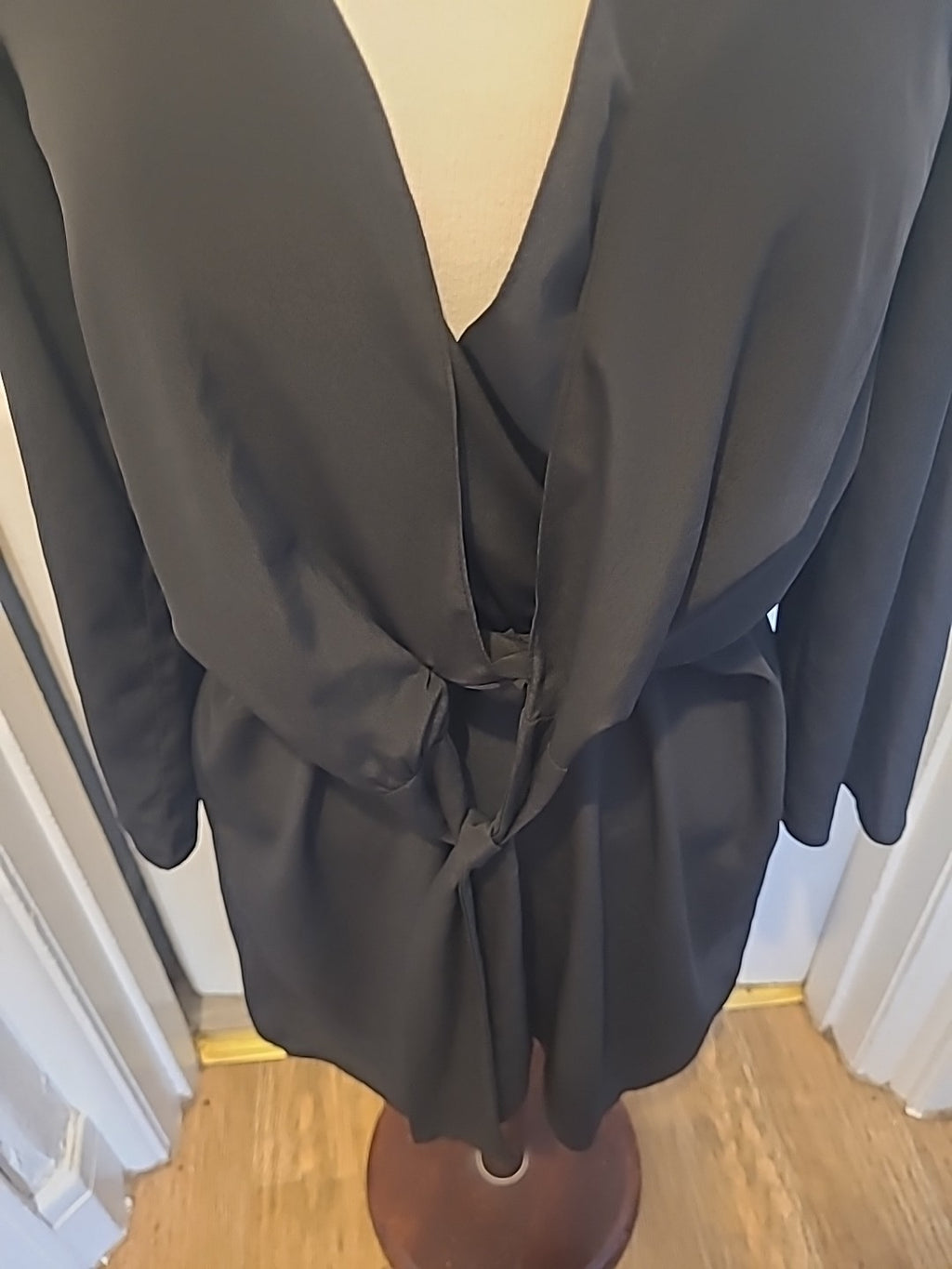 Ladies Topshop Size 8 Black Long Sleeved Low Cut Dress